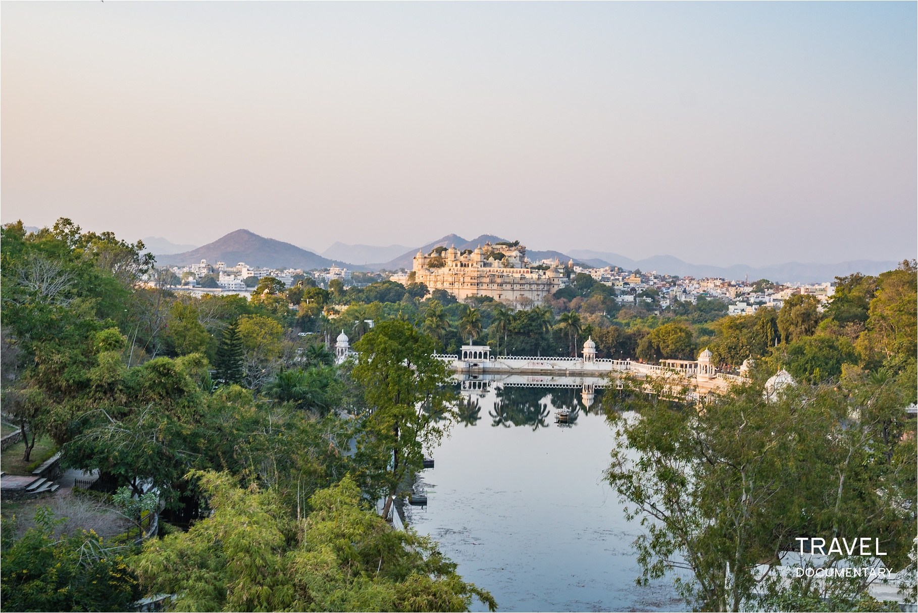 Udaipur_Rajasthan_Machhala_Hill_Temple_Sunset_India_travels_0004.jpg