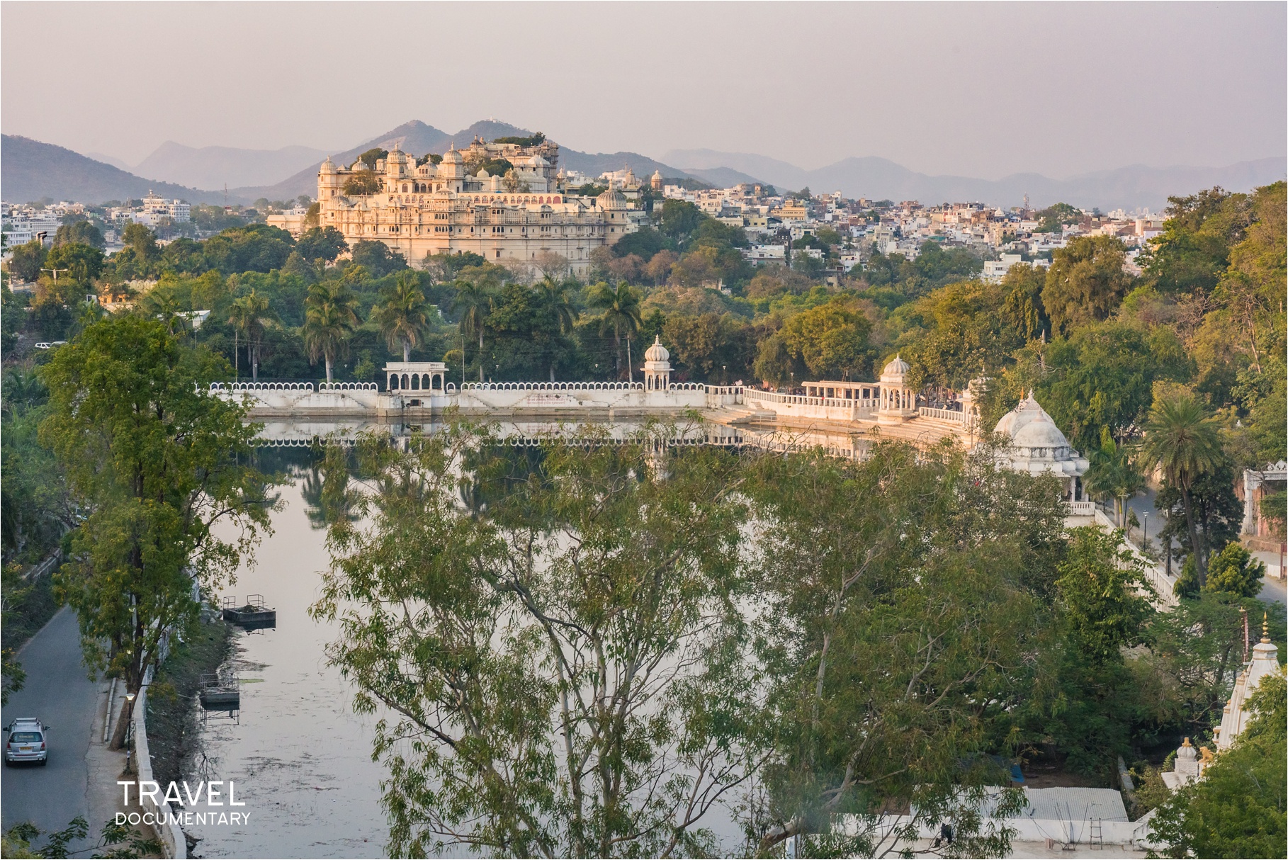 Udaipur_Rajasthan_Machhala_Hill_Temple_Sunset_India_travels_0015.jpg